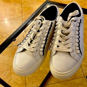 NEW Tory Burch Ruffle Leather Sneaker White & Navy size 7 1/2
